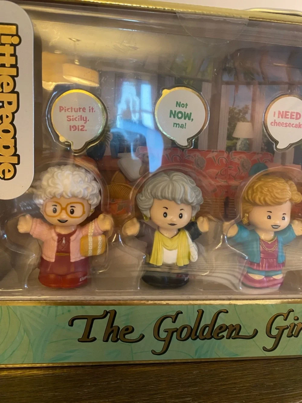 The Golden Girls Collectible Mini Figure Set - Picture 2 of 4